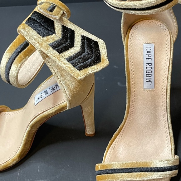 👡Women’s High Heel 👡 - Picture 3 of 3